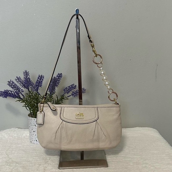 Coach Cream Leather Shoulder Bag with Pearl Accent - Picture 1 of 9